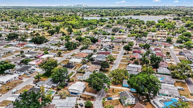 7815 N WOODLYNNE AVENUE, Tampa, FL 33614