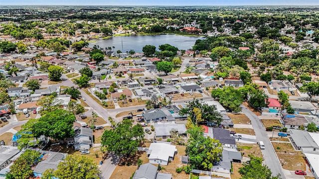 7815 N WOODLYNNE AVENUE, Tampa, FL 33614