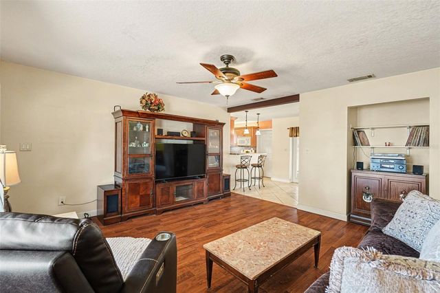 7815 N WOODLYNNE AVENUE, Tampa, FL 33614