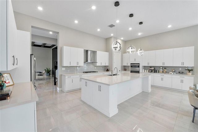 9245 W Parkland Bay Trail, Parkland, FL 33076