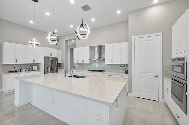 9245 W Parkland Bay Trail, Parkland, FL 33076