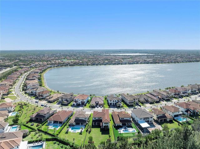 9245 W Parkland Bay Trail, Parkland, FL 33076