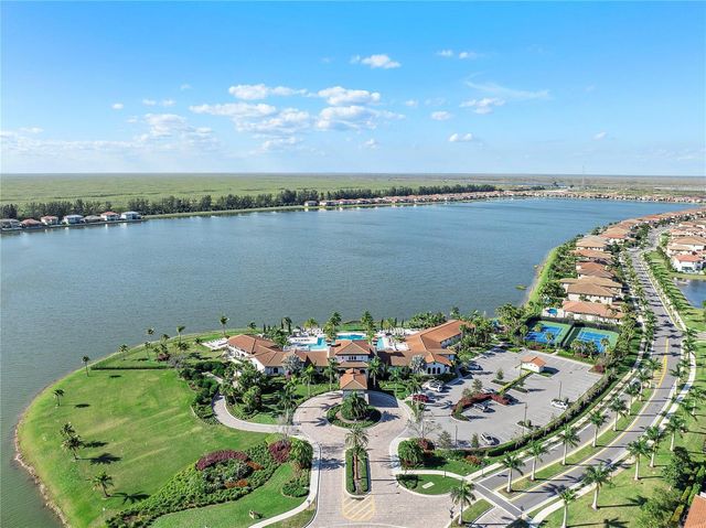 9245 W Parkland Bay Trail, Parkland, FL 33076