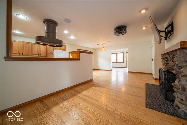 7929 White River Drive, Indianapolis, IN 46240