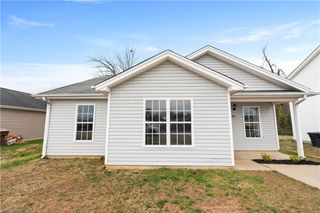3217 N OHenry Boulevard, Greensboro, NC 27405