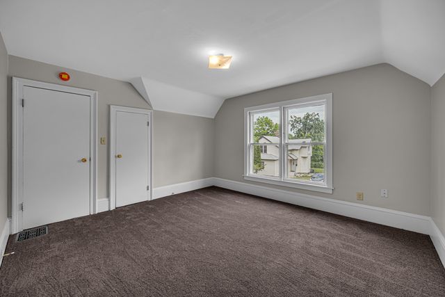 207 Iowa Avenue, Joliet, IL 60433