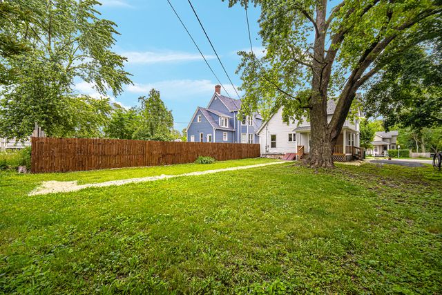 207 Iowa Avenue, Joliet, IL 60433