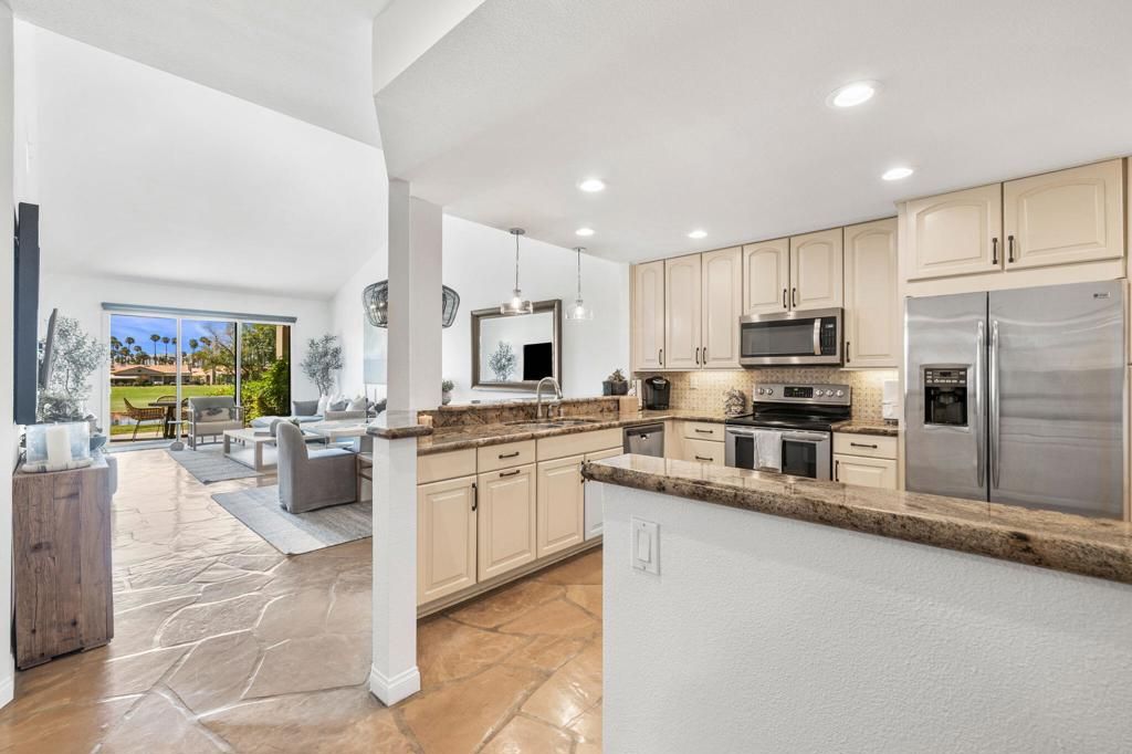 Image 10 of property listing at 38674 Wisteria Drive, Palm Desert, CA 92211