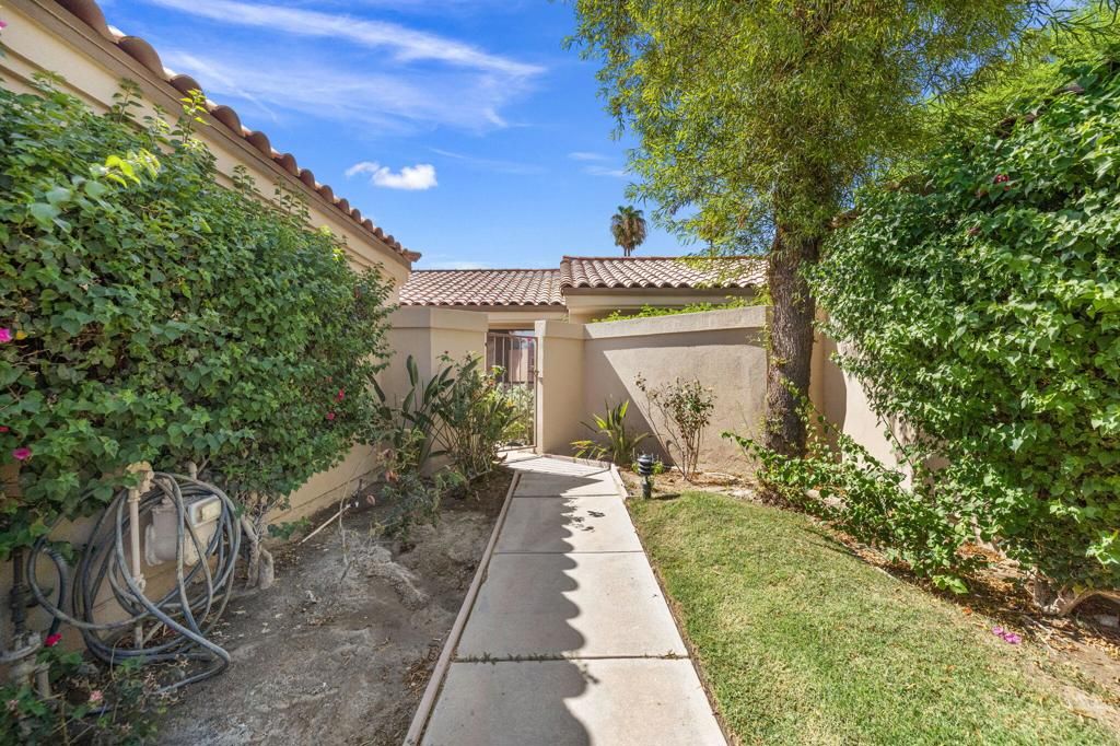Image 25 of property listing at 38674 Wisteria Drive, Palm Desert, CA 92211