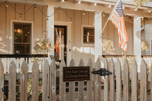 53 Boardwalk, Carlton Landing, OK 74432