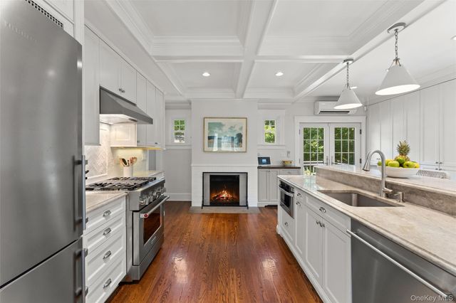 33 Merriam Avenue, Bronxville, NY 10708
