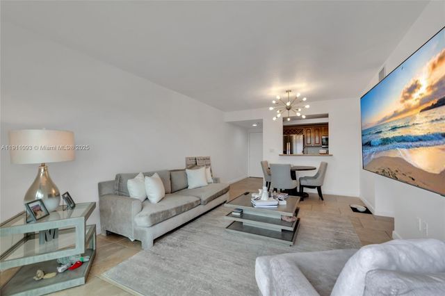 4242 NW 2nd St 807, Miami, FL 33126