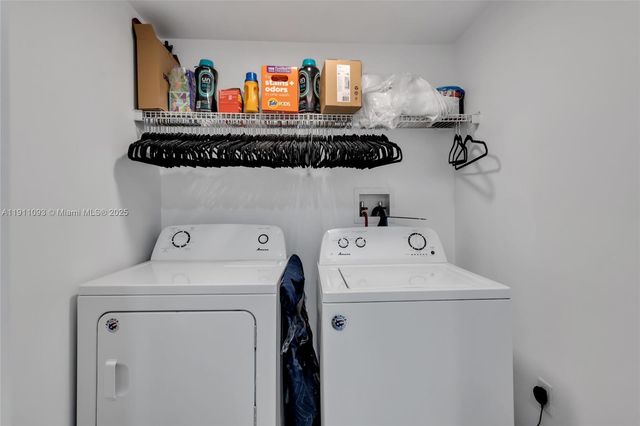 4242 NW 2nd St 807, Miami, FL 33126