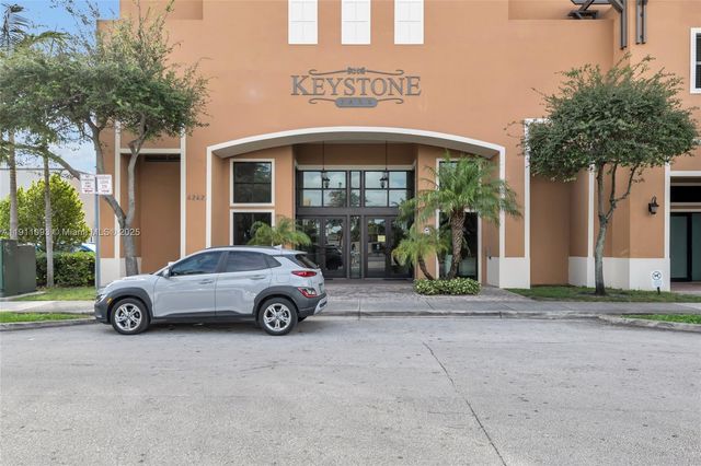 4242 NW 2nd St 807, Miami, FL 33126