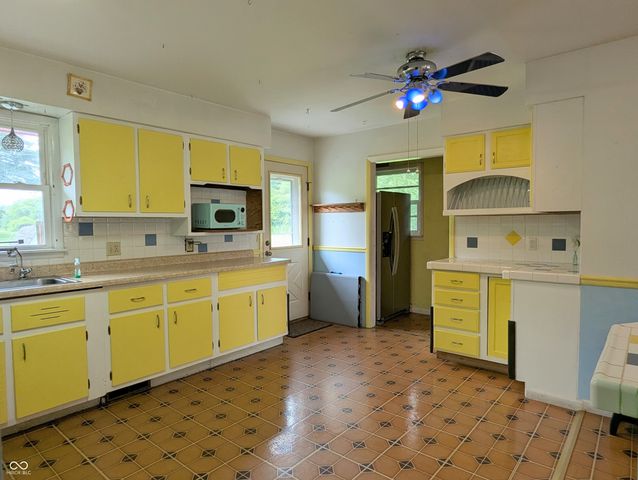 12280 E 25th Street, Columbus, IN 47203