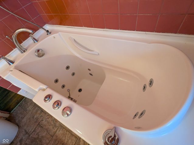 12280 E 25th Street, Columbus, IN 47203