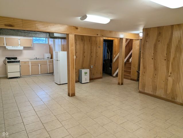 12280 E 25th Street, Columbus, IN 47203