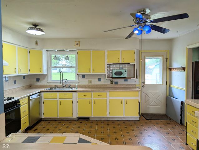 12280 E 25th Street, Columbus, IN 47203