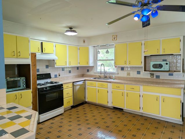 12280 E 25th Street, Columbus, IN 47203