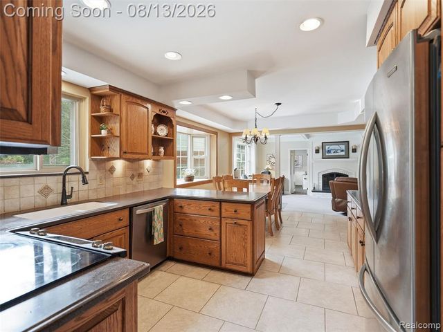 52338 Livingstone Court, Shelby Twp, MI 48316