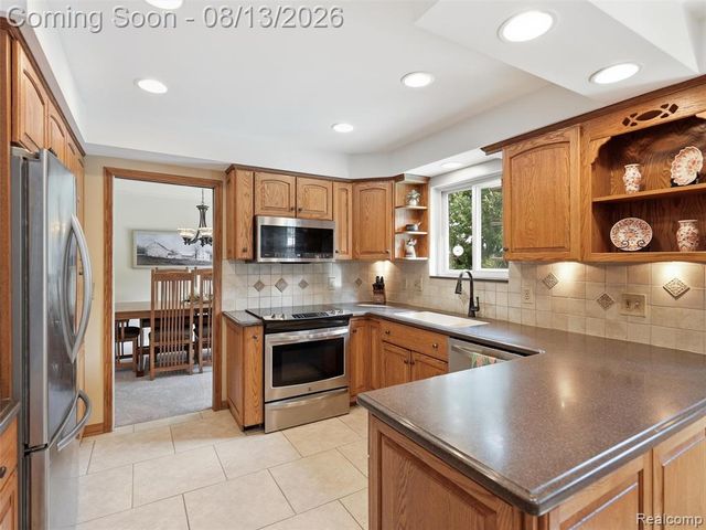 52338 Livingstone Court, Shelby Twp, MI 48316