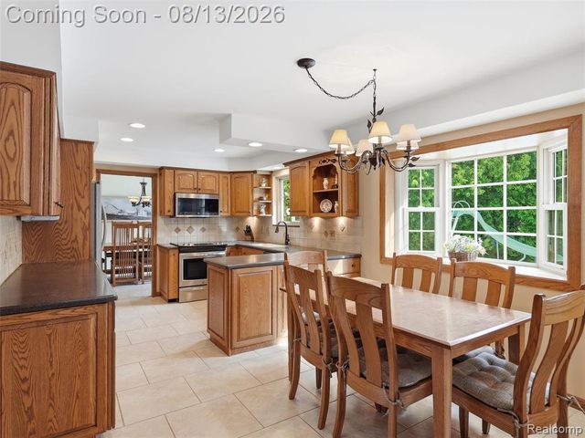 52338 Livingstone Court, Shelby Twp, MI 48316