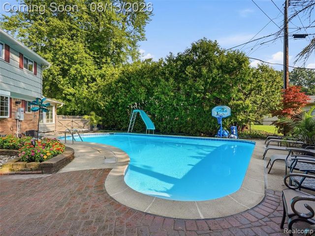 52338 Livingstone Court, Shelby Twp, MI 48316