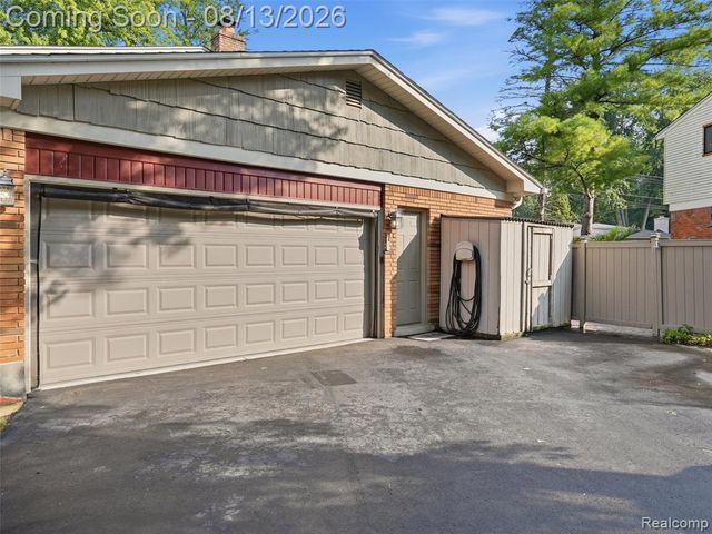 52338 Livingstone Court, Shelby Twp, MI 48316