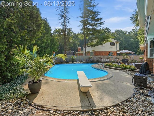 52338 Livingstone Court, Shelby Twp, MI 48316