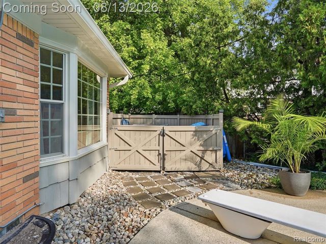 52338 Livingstone Court, Shelby Twp, MI 48316
