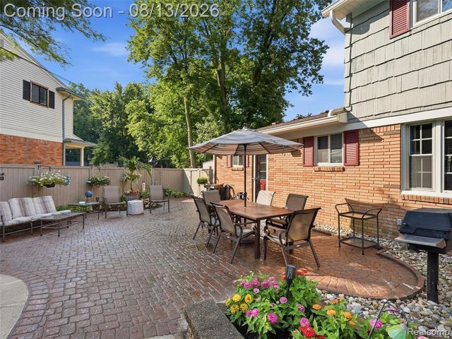 52338 Livingstone Court, Shelby Twp, MI 48316