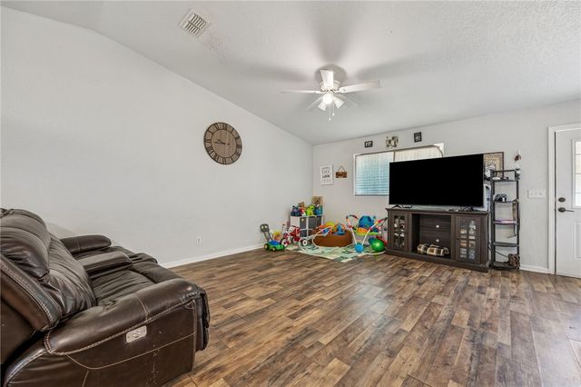 238 W Dawson Ave, Kingsland, GA 31548