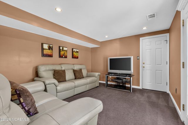 34 Eliot Road, Manalapan, NJ 07726