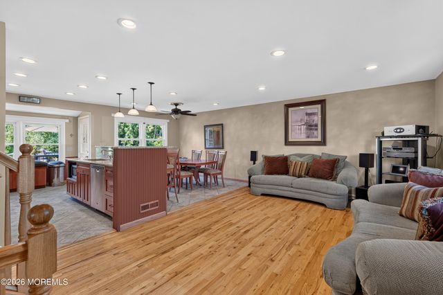 34 Eliot Road, Manalapan, NJ 07726