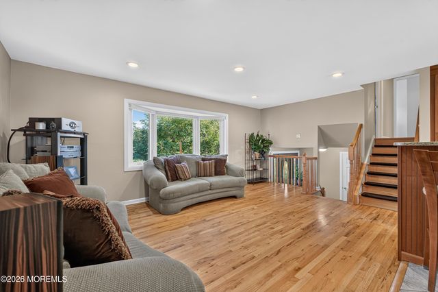 34 Eliot Road, Manalapan, NJ 07726