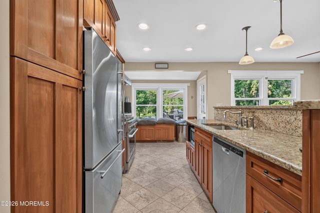 34 Eliot Road, Manalapan, NJ 07726