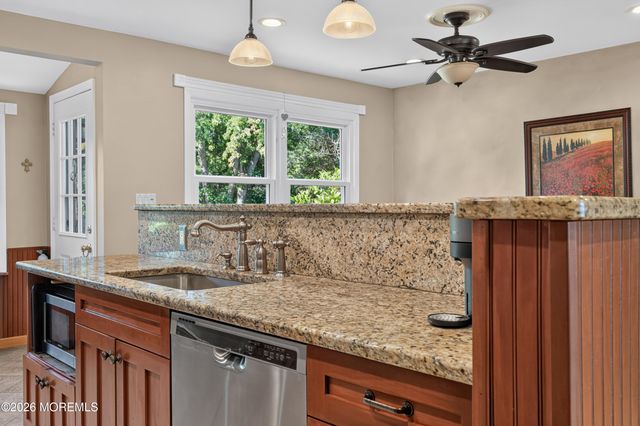 34 Eliot Road, Manalapan, NJ 07726