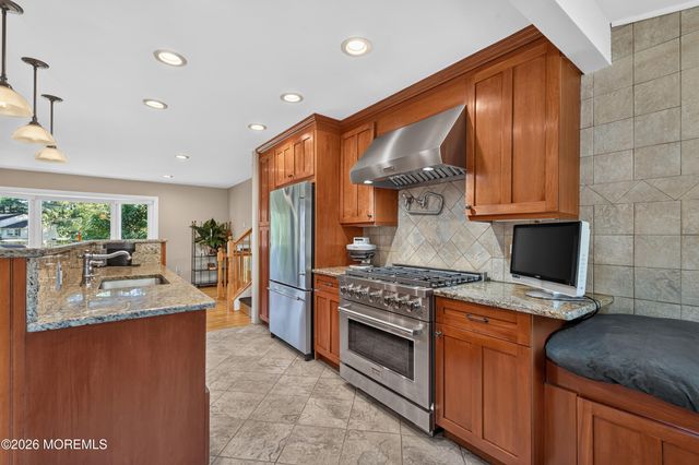 34 Eliot Road, Manalapan, NJ 07726
