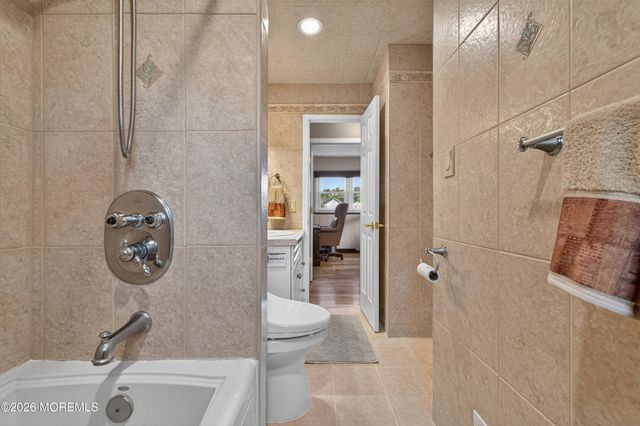 34 Eliot Road, Manalapan, NJ 07726