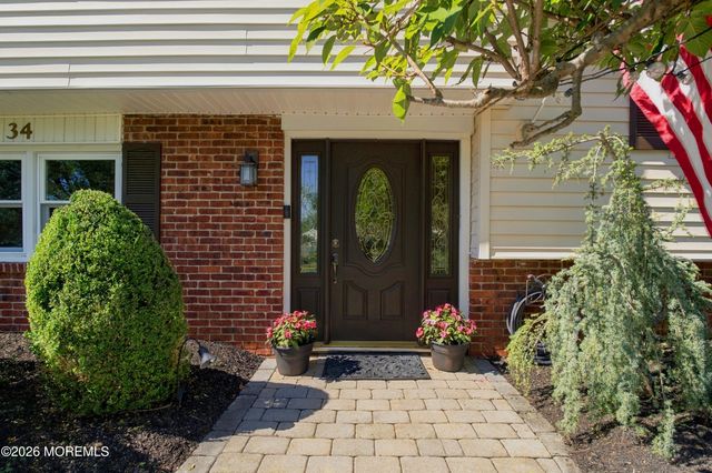 34 Eliot Road, Manalapan, NJ 07726