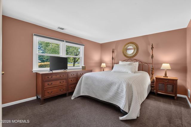 34 Eliot Road, Manalapan, NJ 07726
