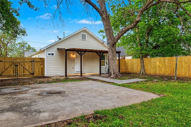 2612 Deams Street, Houston, TX 77093
