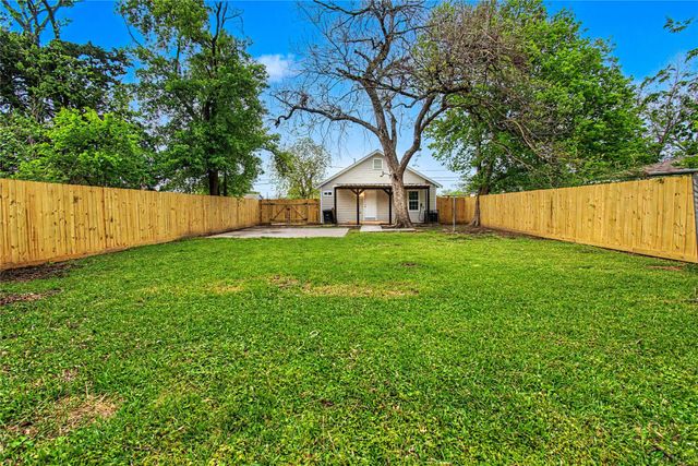 2612 Deams Street, Houston, TX 77093