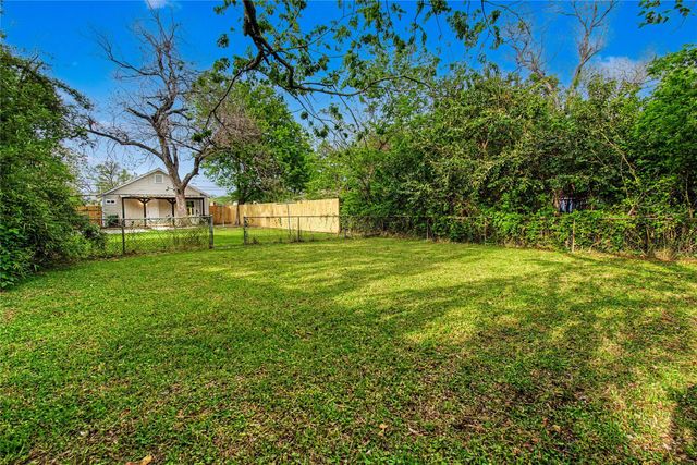 2612 Deams Street, Houston, TX 77093