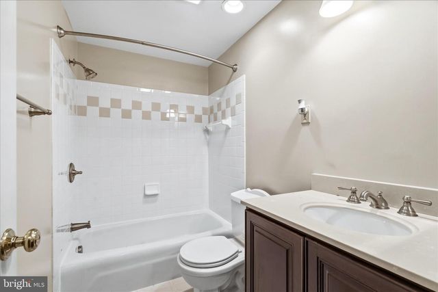 19312 MEADERIDGE PL, Montgomery Village, MD 20886