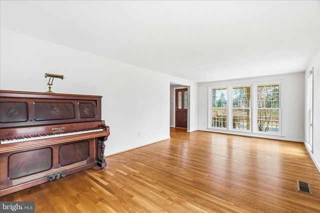 19312 MEADERIDGE PL, Montgomery Village, MD 20886