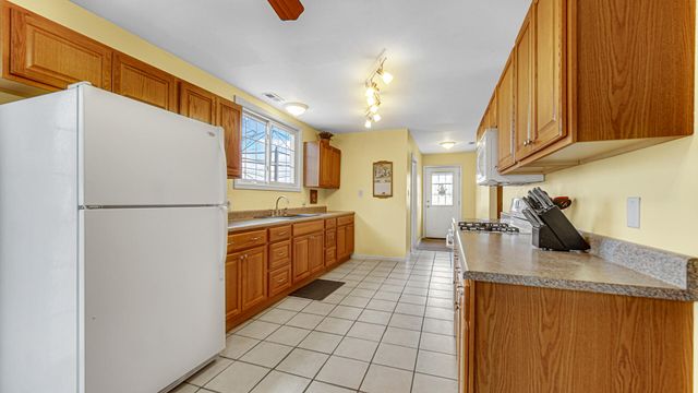 1395 Waverly Road, Chesterton, IN 46304