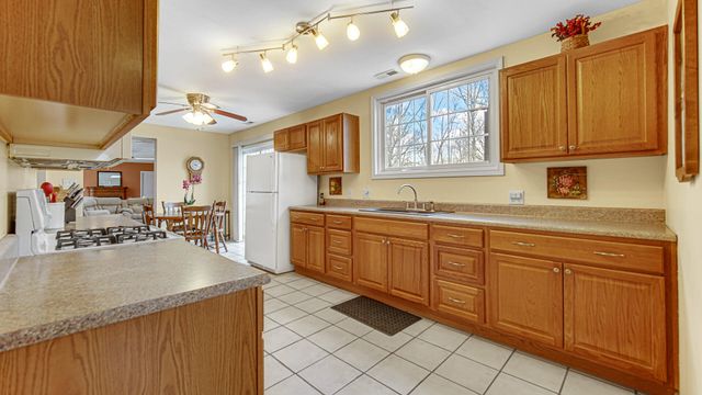 1395 Waverly Road, Chesterton, IN 46304