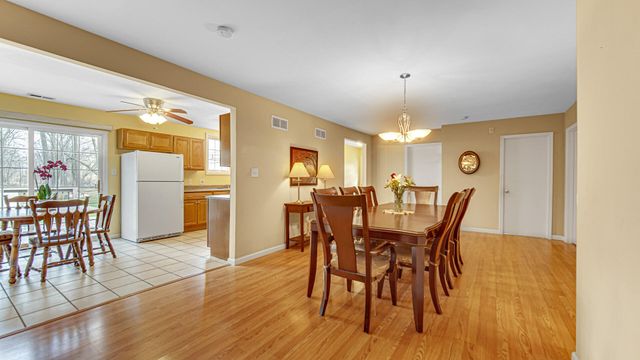 1395 Waverly Road, Chesterton, IN 46304