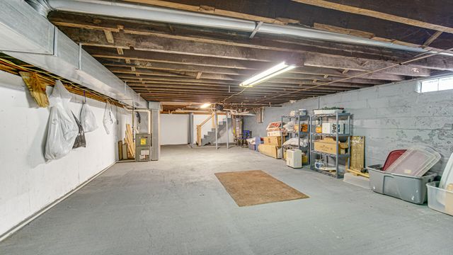 1395 Waverly Road, Chesterton, IN 46304